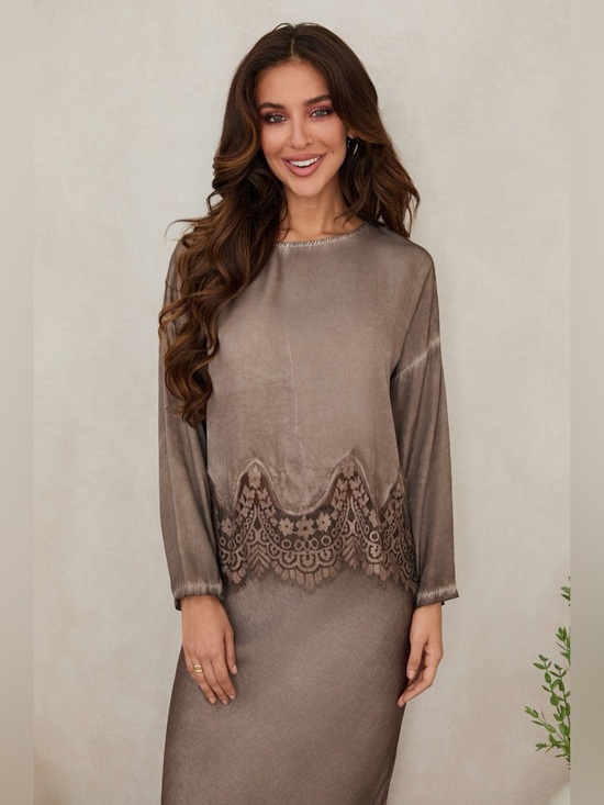 Milio Milano Tops - (235139/23239-BWN) LACE HEM VISCOSE CREW NECK LONG SLEEVE